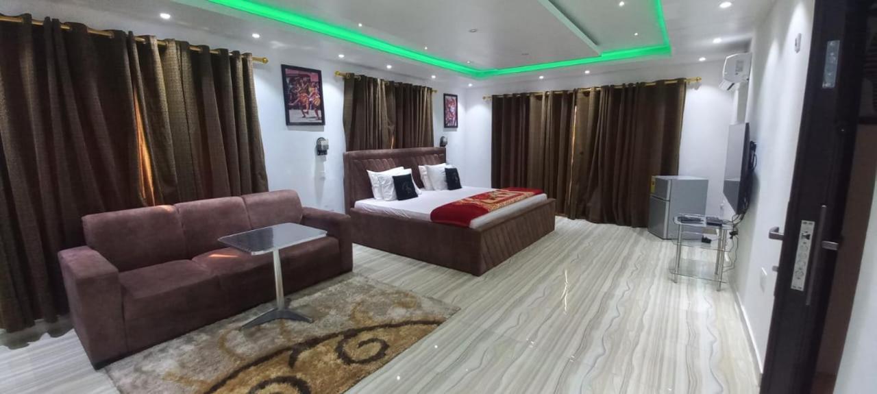 Nap Apartment Hotel Dansoman Buitenkant foto