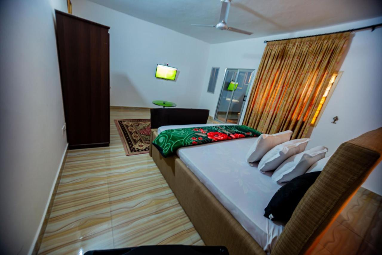 Nap Apartment Hotel Dansoman Buitenkant foto
