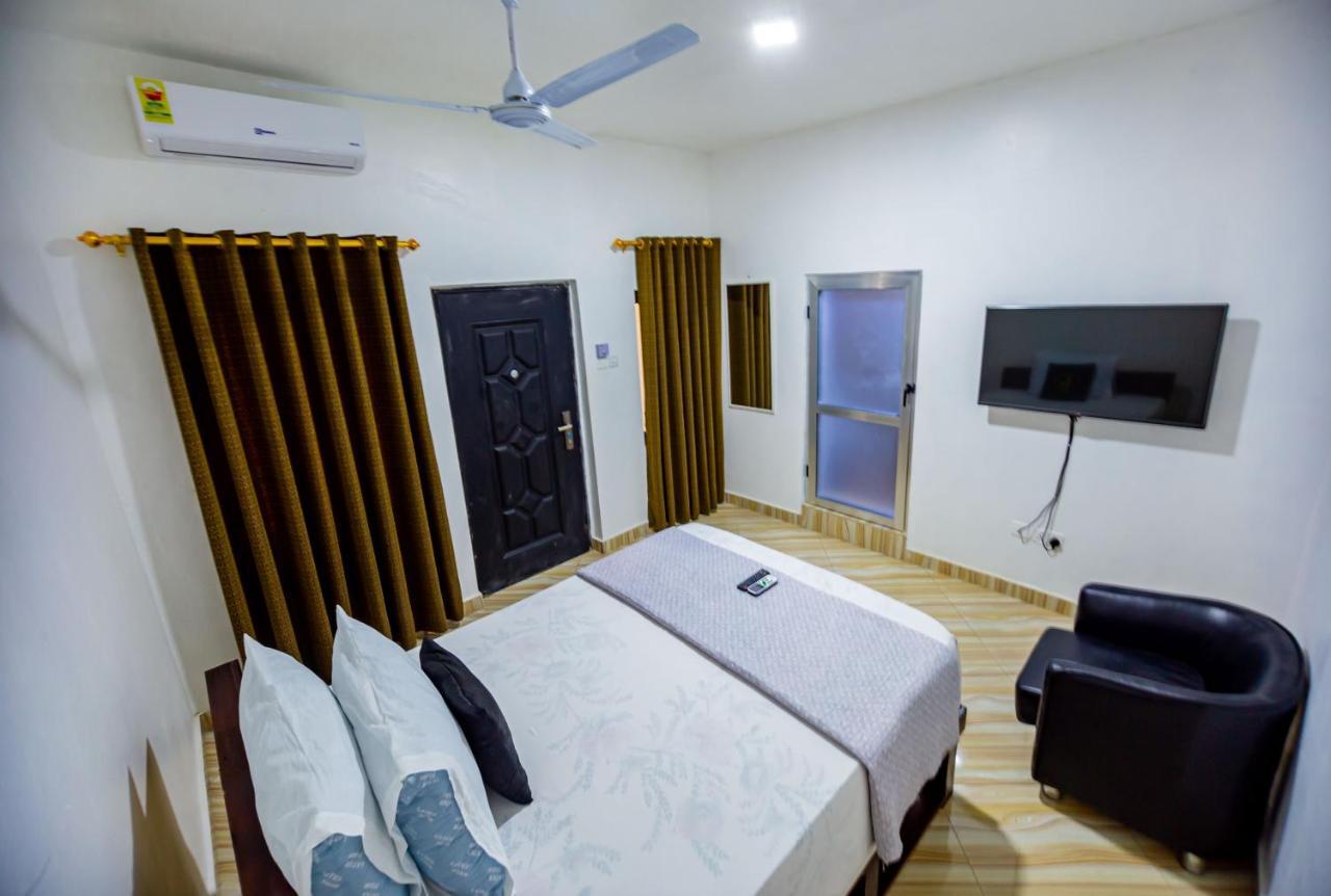 Nap Apartment Hotel Dansoman Buitenkant foto