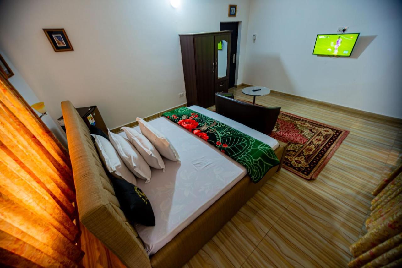 Nap Apartment Hotel Dansoman Buitenkant foto