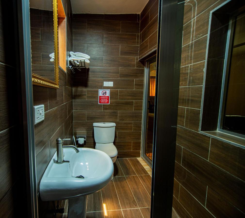 Nap Apartment Hotel Dansoman Buitenkant foto